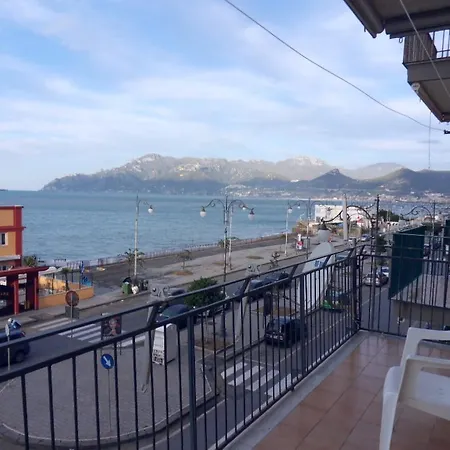 Leucosia Apartment *